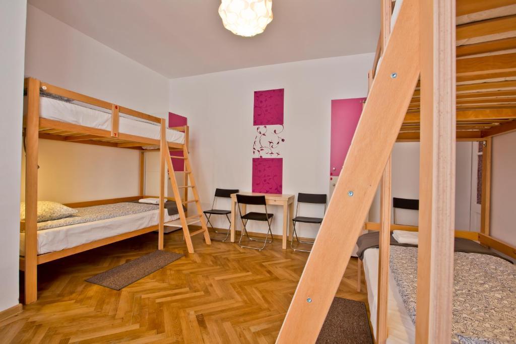 Centrum House Hostel Braşov Chambre photo