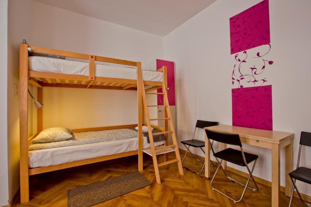 Centrum House Hostel Braşov Chambre photo